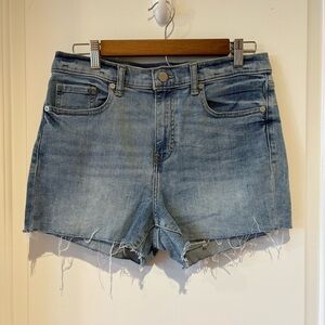 Banana Republic high-rise denim shorts w/distressed hem sz 29 regular